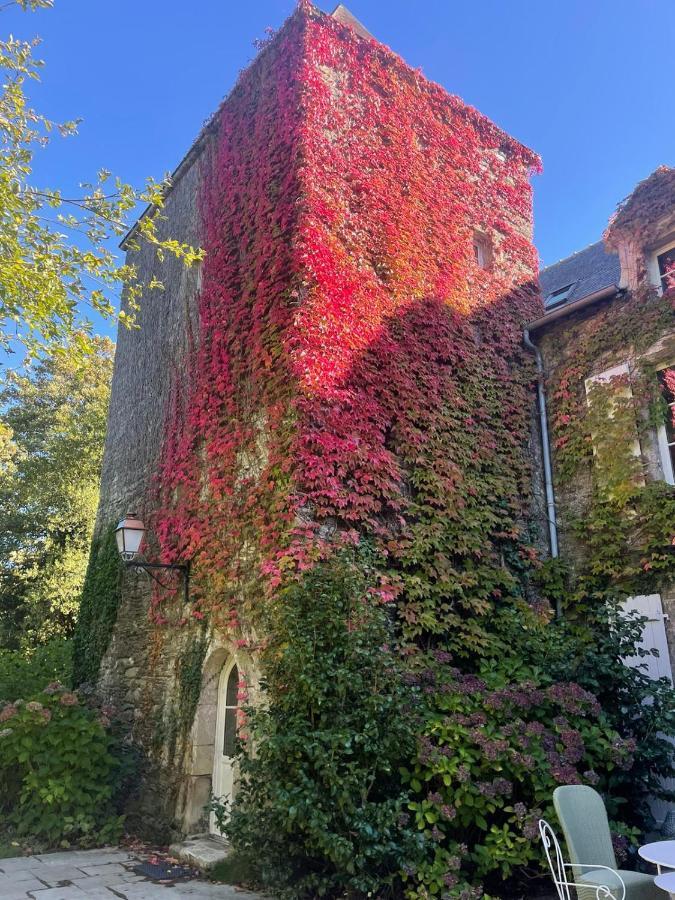Manoir Du Vau D Arz Gites Et Chambres D Hotes Avec Piscine Malansac Bagian luar foto