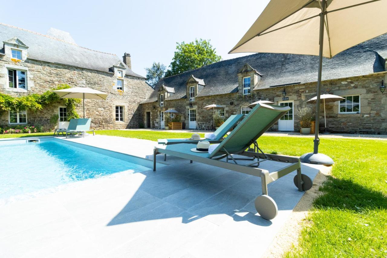 Manoir Du Vau D Arz Gites Et Chambres D Hotes Avec Piscine Malansac Bagian luar foto