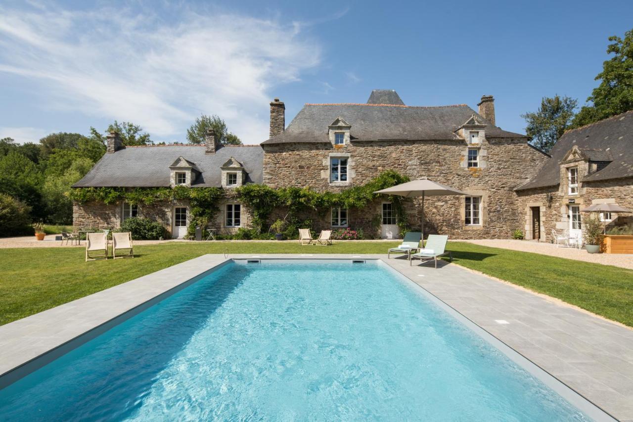 Manoir Du Vau D Arz Gites Et Chambres D Hotes Avec Piscine Malansac Bagian luar foto