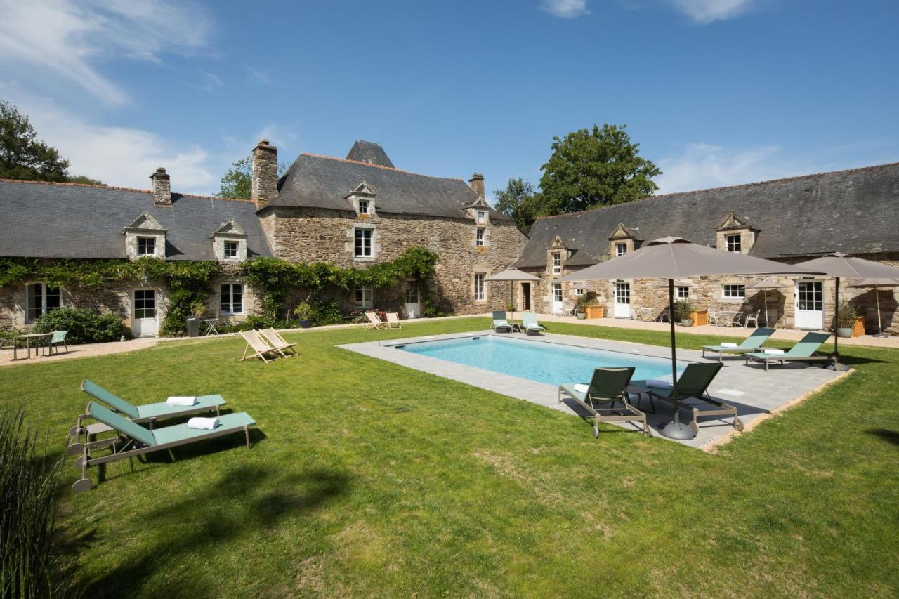 Manoir Du Vau D Arz Gites Et Chambres D Hotes Avec Piscine Malansac Bagian luar foto