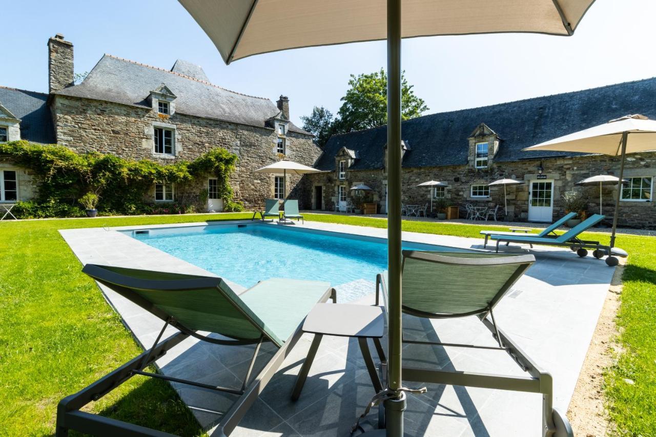 Manoir Du Vau D Arz Gites Et Chambres D Hotes Avec Piscine Malansac Bagian luar foto